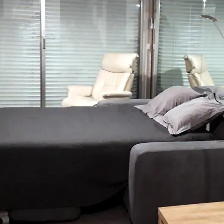 Vue Mer, Balcon Face Port De Garavan, Et Gare A Pied דירה מנטון