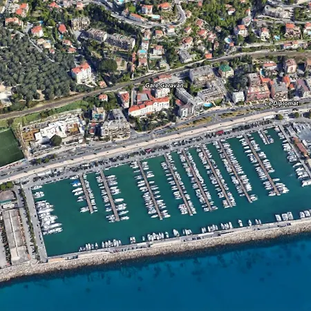 Vue Mer, Balcon Face Port De Garavan, Et Gare A Pied דירה