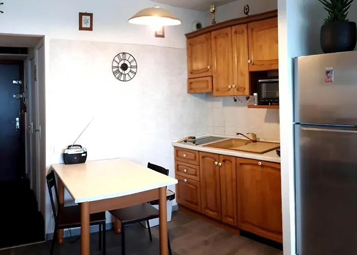 Vue Mer, Balcon Face Port De Garavan, Et Gare A Pied