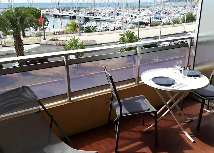 Vue Mer, Balcon Face Port De Garavan, Et Gare A Pied דירה