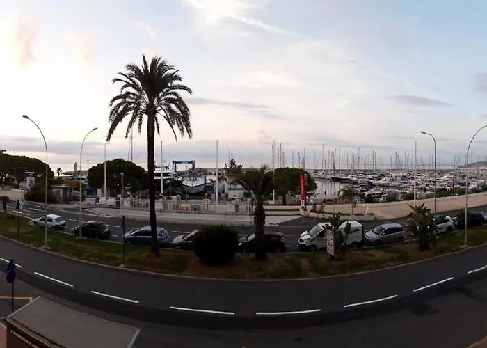 Vue Mer, Balcon Face Port De Garavan, Et Gare A Pied דירה *